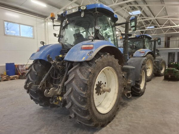 New Holland T7.220 AutoCommand Tractor – High-Performance 4WD Agricultural Tractor 2016