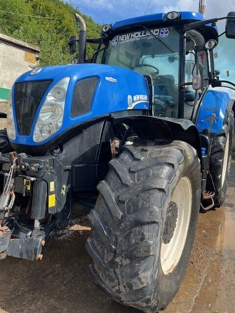 New Holland T7.220 Tractor – 218HP High-Performance 4WD Farm Tractor 2013 New Holland T7.220 Tractor – 218HP High-Performance 4WD Farm Tractor 2013