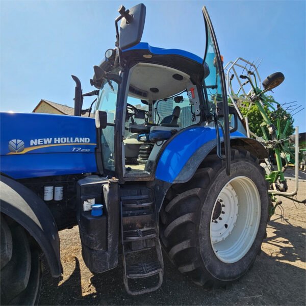 New Holland T7.235 Power Command Tractor – 185HP 4WD Farm Tractor 2012