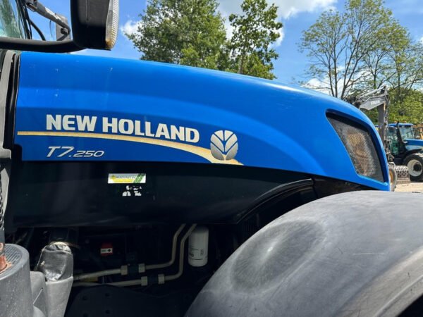 New Holland T7.250 Power Command Tractor – 250 HP Agricultural Tractor 2014