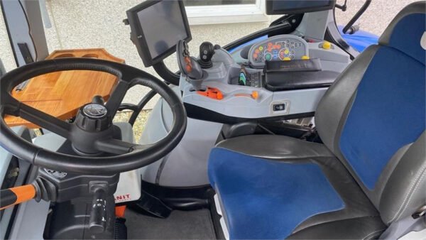 New Holland T7.270 Auto Command Tractor – 270HP CVT Agricultural Farm Tractor 2020