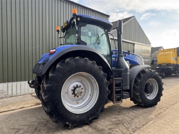 New Holland T7.315 Blue Power Auto Command Tractor – 313 HP Premium Agricultural Tractor 2016 New Holland T7.315 Blue Power Auto Command Tractor – 313 HP Premium Agricultural Tractor 2016