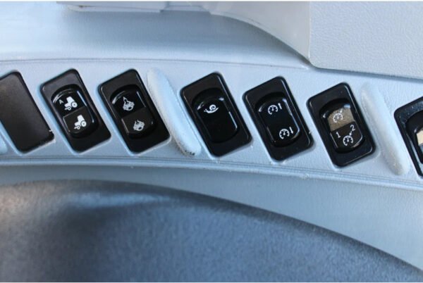 New Holland T7030 Farm Tractor – 156 HP 4WD Agricultural Tractor 2008 New Holland T7030 Farm Tractor – 156 HP 4WD Agricultural Tractor 2008