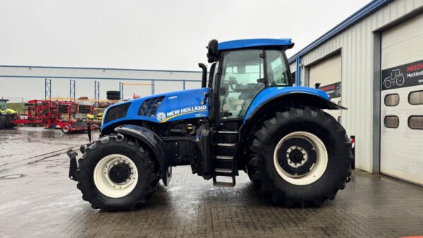 New Holland T8.360 Auto Command Tractor – 360 HP 4WD Agricultural Tractor 2014