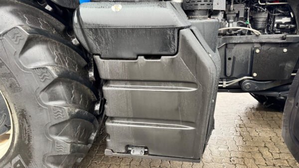 New Holland T8.360 Auto Command Tractor – 360 HP 4WD Agricultural Tractor 2014