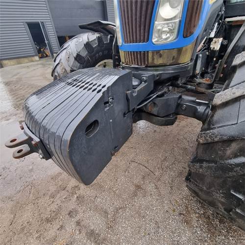 New Holland T8050 Class 5 Tractor – 320HP Heavy-Duty 4WD Agricultural Tractor 2010