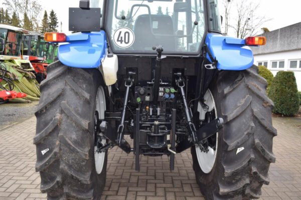 New Holland TD5040 Farm Tractor – 88HP Utility Agricultural Tractor 2008 New Holland TD5040 Farm Tractor – 88HP Utility Agricultural Tractor 2008