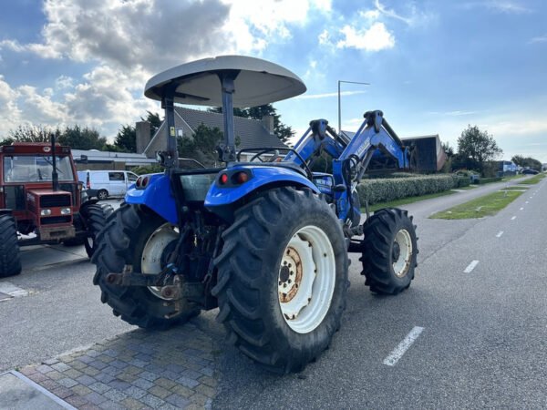 New Holland TD5.100 Tractor – 98HP 4WD Utility Farm Tractor 2015