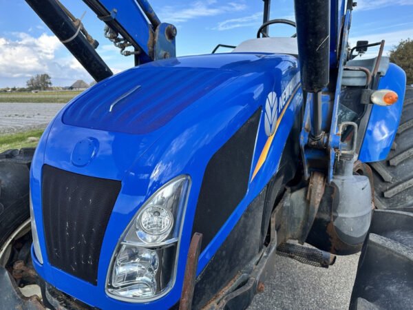 New Holland TD5.100 Tractor – 98HP 4WD Utility Farm Tractor 2015