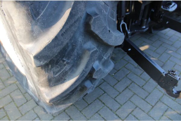 New Holland TL90A Farm Tractor – 90HP Turbo Diesel Agricultural Tractor 2005