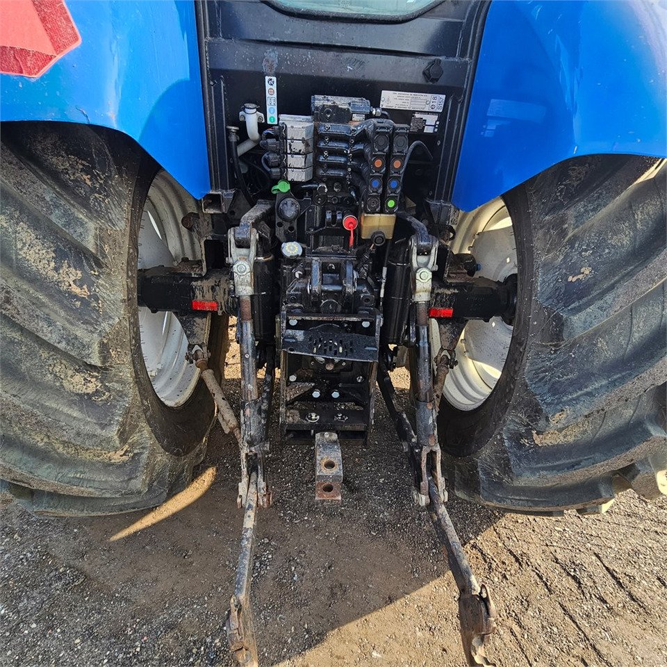 New Holland TS135A Plus Farm Tractor – 135 HP Agricultural Powerhouse 2006