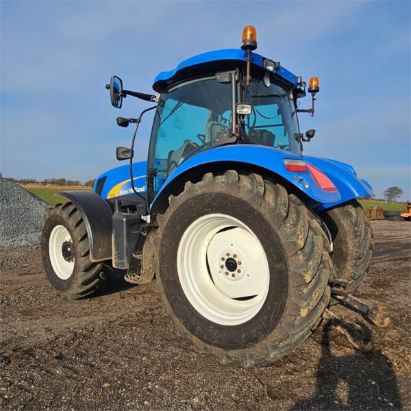 New Holland TS135A Plus Farm Tractor – 135 HP Agricultural Powerhouse 2006