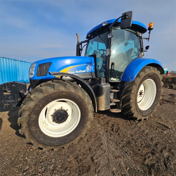New Holland TS135A Plus Farm Tractor – 135 HP Agricultural Powerhouse 2006