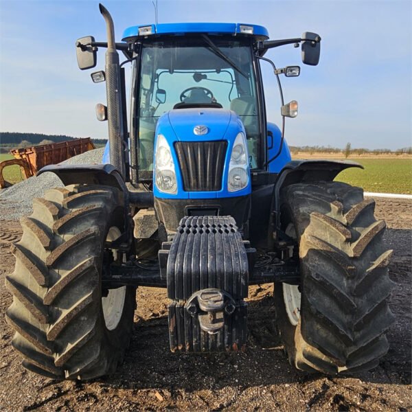 New Holland TS135A Plus Farm Tractor – 135 HP Agricultural Powerhouse 2006