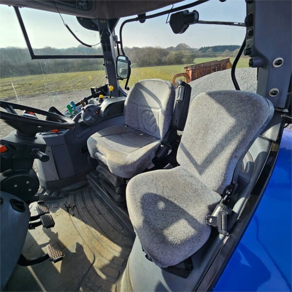 New Holland TS135A Plus Farm Tractor – 135 HP Agricultural Powerhouse 2006