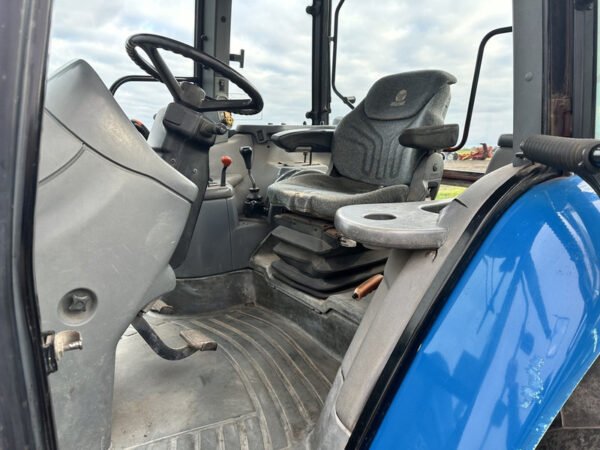 New Holland TS90 Tractor – 90HP Diesel Farm Tractor (2WD/4WD) 1999