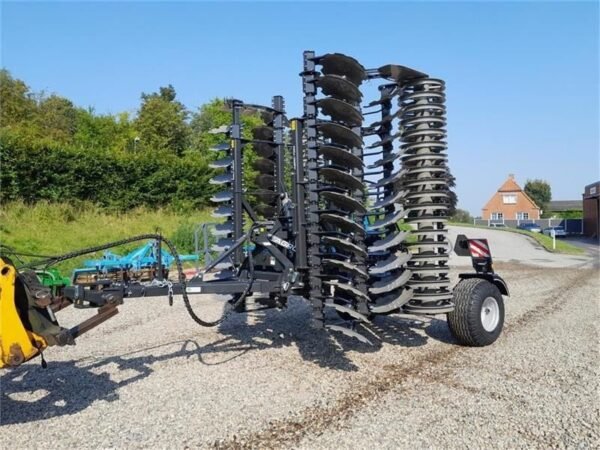 2026 Agro-Tom ATHL 6 m Disc Harrow – Heavy-Duty Hydraulic Folding Soil Cultivator