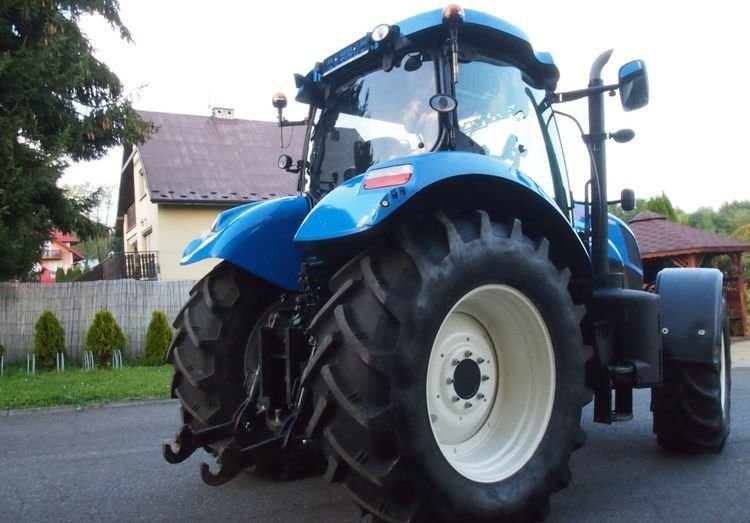 New Holland T7.185 Tractor 2013 – Auto Command CVT High-Performance Farm Tractor