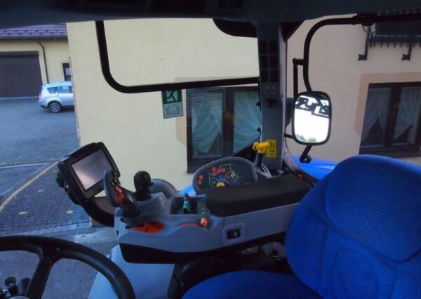 New Holland T7.185 Tractor 2013 – Auto Command CVT High-Performance Farm Tractor