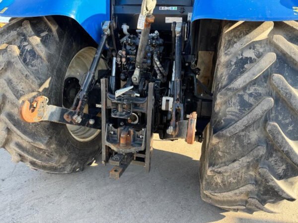 2016 New Holland T7.260 PC Tractor – 260HP High-Performance Agricultural Machine