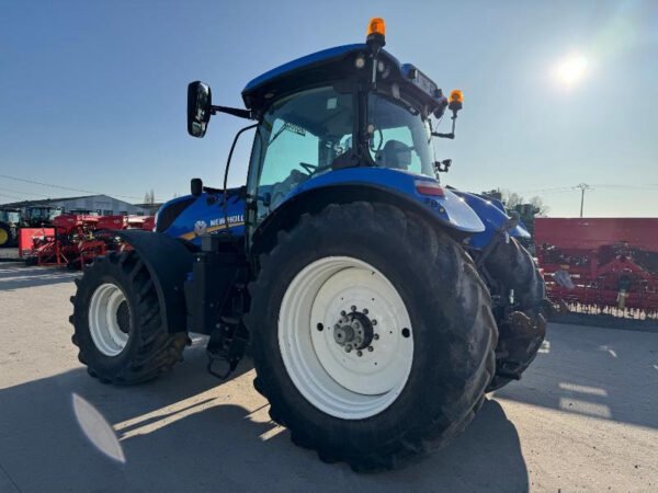 2016 New Holland T7.260 PC Tractor – 260HP High-Performance Agricultural Machine