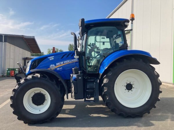 2018 New Holland T6.155 Auto Command Tractor – 155HP CVT High-Performance Farm Tractor