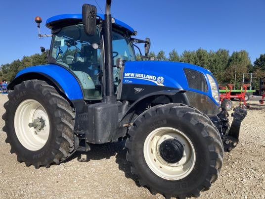 2016 New Holland T7.210 Farm Tractor – 210HP 4WD High-Performance Agricultural Machine