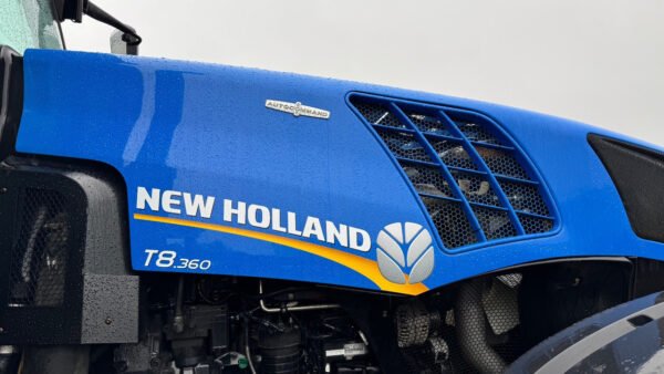 2014 New Holland T8.360 Auto Command Tractor – High-Performance Precision Farming Machine