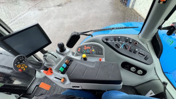 2014 New Holland T8.360 Auto Command Tractor – High-Performance Precision Farming Machine