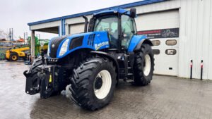 2014 New Holland T8.360 Auto Command Tractor – High-Performance Precision Farming Machine