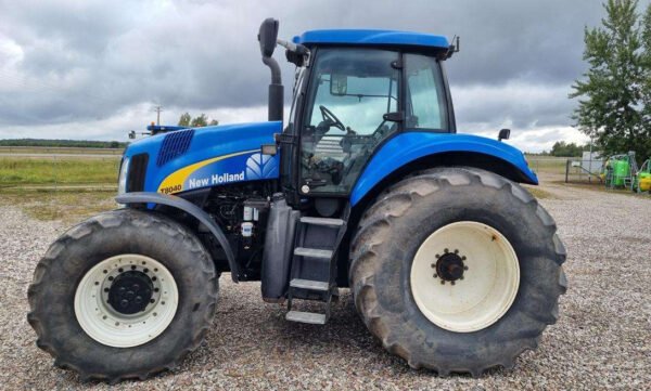 2008 New Holland T8040 Tractor – High-Horsepower 4WD Agricultural Machine