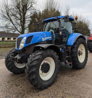 2013 New Holland T7.270 4WD SA Tractor – 270HP High-Performance Agricultural Tractor