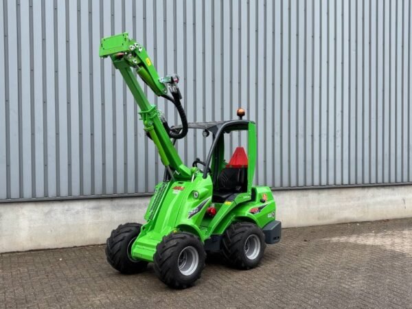 2025 Avant 528 TDL+ Telescopic Wheel Loaders — Machinery Depot Pro