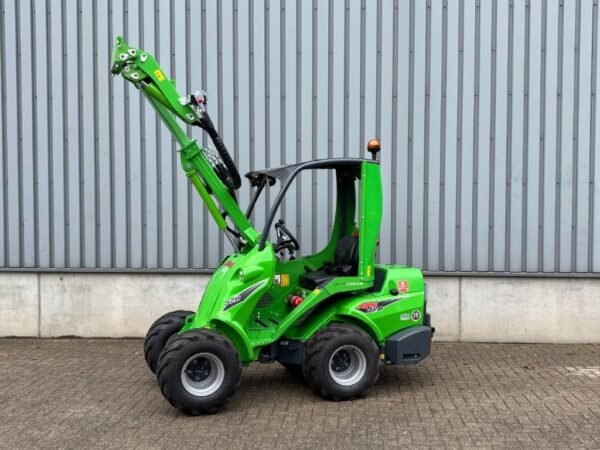 2025 Avant 528 TDL+ Telescopic Wheel Loaders — Machinery Depot Pro
