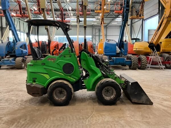 2015 Avant R 28 T S Mini Loaders — Machinery Depot Pro