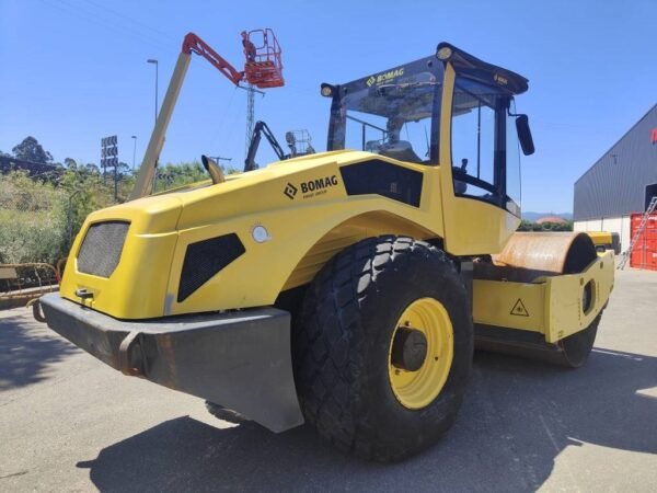bomag-bw-211-d-50b14fa5bc.jpg 2016 Bomag BW 211 D-50 Rollers Compactors — Machinery Depot Pro