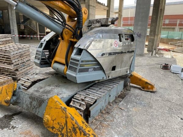 2005 Brokk 330 Excavators â€” Machinery Depot Pro