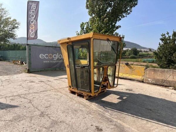 cat-140-hcdb3195c.jpg CAT 140 H Constructioncabins — Machinery Depot Pro