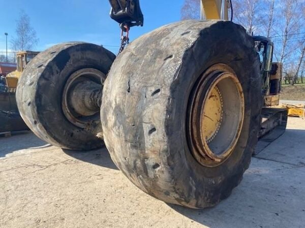 cat-992-c0cccb631.jpg 1995 CAT 992 C Construction Axles — Machinery Depot Pro