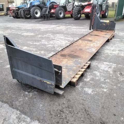 cheval-prolonge-de-coupe-a-cold844636b.jpg 2005 CHEVAL PROLONGE DE Combine Harvester Acc — Machinery Depot Pro