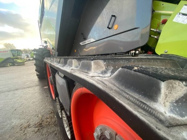 2019 CLAAS Lexion 8800 TT Combine Harvesters — Machinery Depot Pro