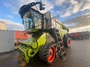 2019 CLAAS Lexion 8800 TT Combine Harvesters — Machinery Depot Pro