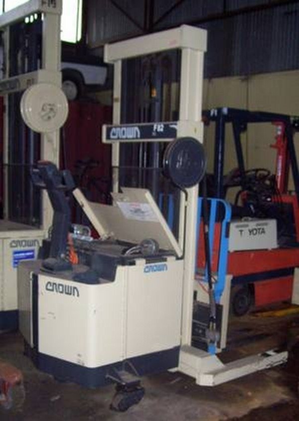 crown-30wrtl1507fc31517.jpg 2000 Crown 30WRTL150 Reach Trucks — Machinery Depot Pro