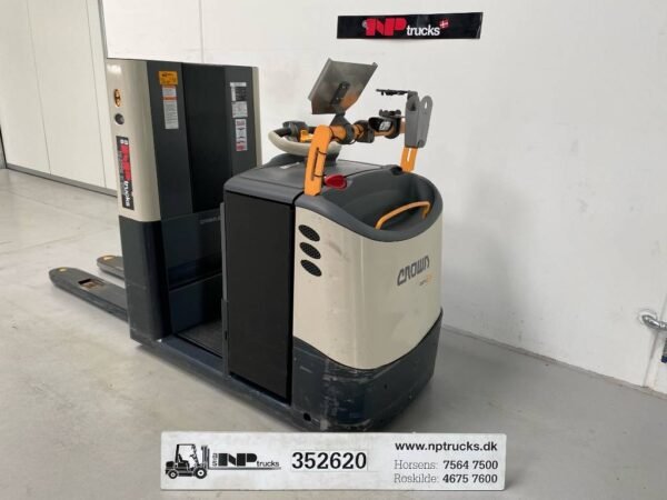 crown-gpc3045-1-2090ba406.jpg 2018 Crown GPC3045-1 2 Low Order Pickers — Machinery Depot Pro