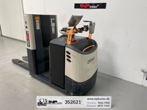 crown-gpc3045-1-2a6fb81d7.jpg 2018 Crown GPC3045-1 2 Low Order Pickers — Machinery Depot Pro