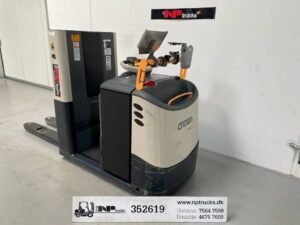 2018 Crown GPC3045-1 2 Low Order Pickers â€” Machinery Depot Pro