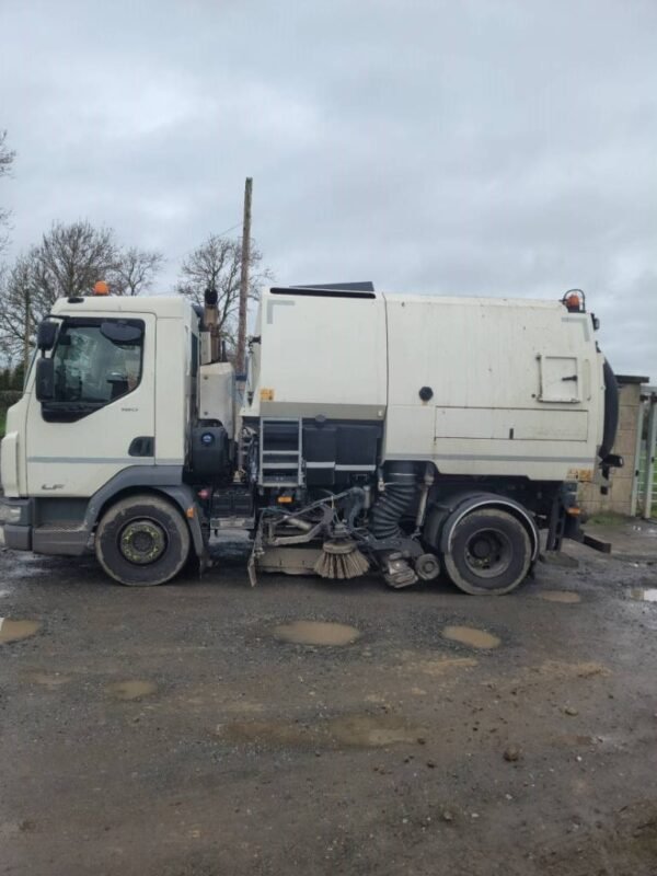 2020 DAF LF 130 Sweeper Trucks — Machinery Depot Pro