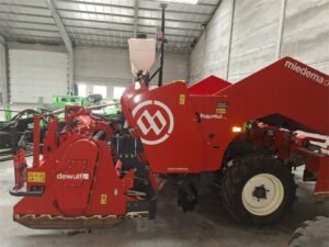 dewulf-sc-compact-300-cp42-p8779fe83-1.jpg 2020 Dewulf SC Potatoplanters — Machinery Depot Pro