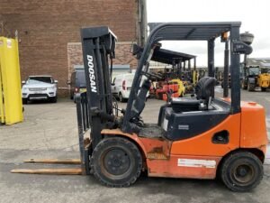 doosan-d25s-5051e96c8-1.jpg 2010 Doosan D25S-5 Diesel Trucks — Machinery Depot Pro