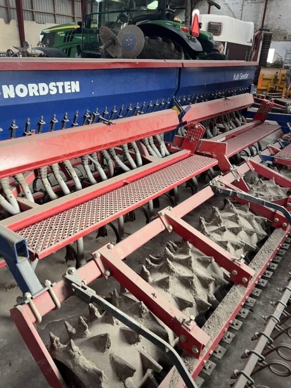 Doublet-Record kulti-seeder. 4 Agri Drills â€” Machinery Depot Pro